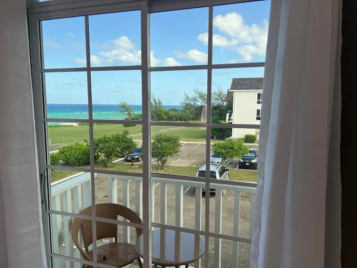 Sea Castle Montego Bay -1-Bedroom Beachfront Escape With Stunning Views